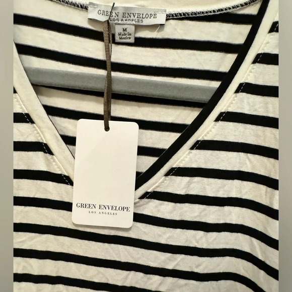 Green Envelope | V Neck Puff Sleeve Top (M) - Picture 4 of 4